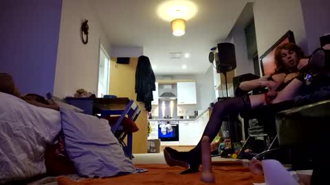 Cdleigh1984 online show from April 20, 12:35 am