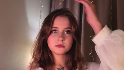 Lina  online show from February 4, 7:29 pm