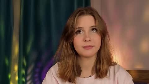 Lina  online show from February 3, 7:18 pm