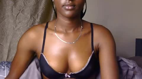 cee_queen online show from June 25, 4:09 am