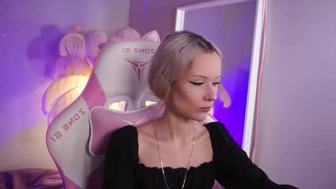 Snapshot of celeste_eyes0n chatting on October 13, 9:17 pm Celeste  online show from October 13, 9:17 pm