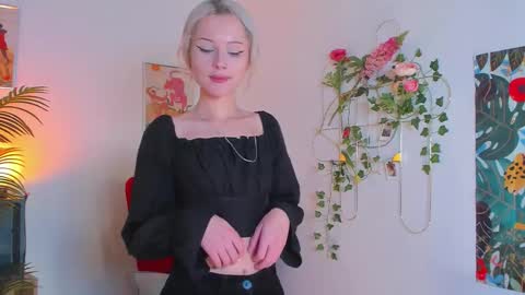 Snapshot of celeste_eyes0n chatting on October 3, 10:18 pm Celeste  online show from October 3, 10:18 pm