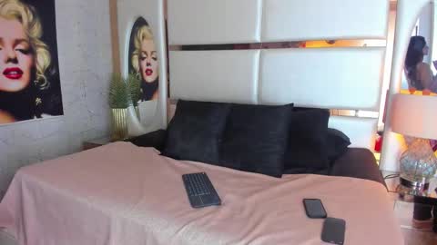 celeste_starsss online show from October 25, 10:21 pm