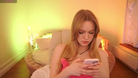 celestenoirr online show from March 30, 2:17 pm