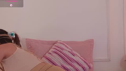 celestte_vanegas online show from June 22, 5:20 pm