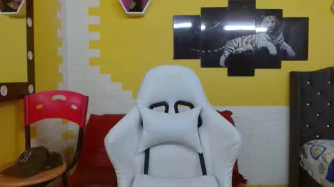 chacorta_ online show from April 4, 2:24 pm