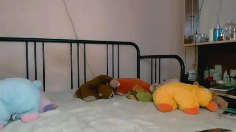 Snapshot of chantal__cc chatting on March 9, 4:44 pm chantal__cc online show from March 9, 4:44 pm