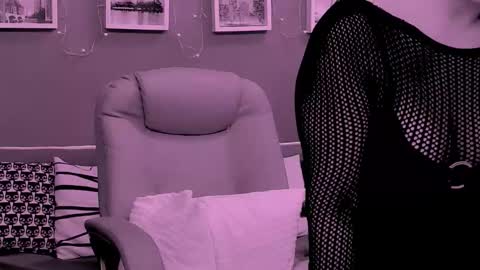 The Queen online show from February 15, 2:14 am