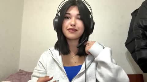 Lola online show from December 1, 5:00 pm