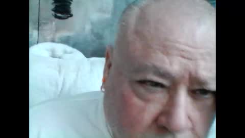 charles191977 online show from December 19, 2:01 pm