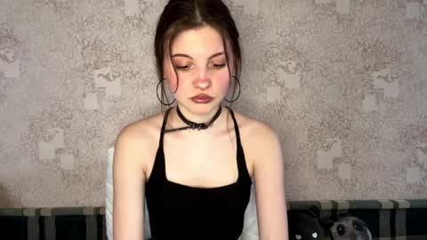 Mari online show from April 1, 1:41 pm