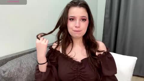 Freya online show from March 30, 6:19 pm