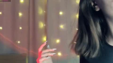 Yumi online show from March 15, 9:40 pm