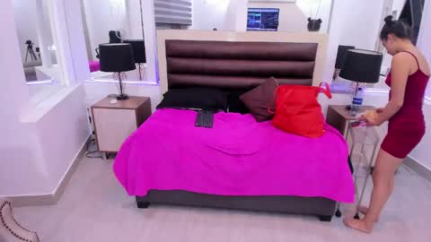 charlot  online show from May 29, 2:09 am
