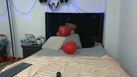 Snapshot of charlotte_027 chatting on September 24, 3:13 am charlotte_027 online show from September 24, 3:13 am