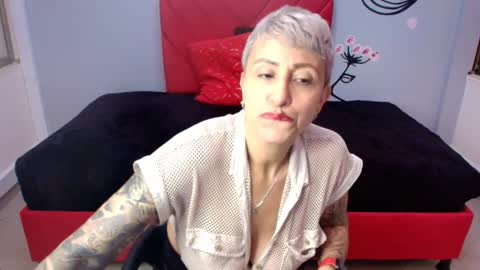 CHARLOTTE GRAY online show from November 12, 1:13 pm