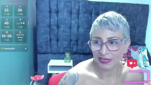CHARLOTTE GRAY online show from December 19, 7:42 pm