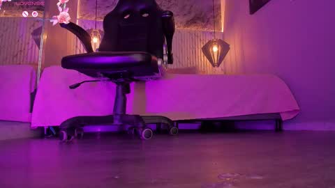 charlotte  grey online show from February 15, 11:53 am