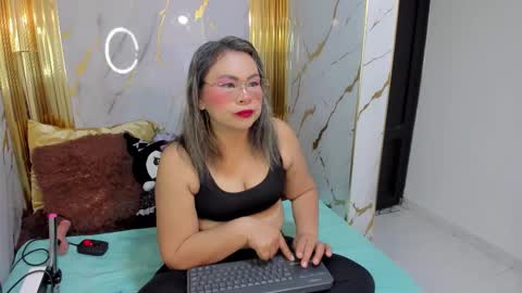 charlotte__milf online show from November 22, 3:49 am