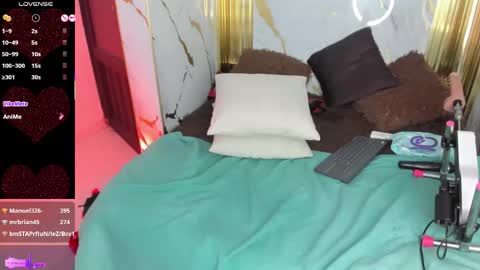 charlotte__milf online show from March 23, 8:30 am