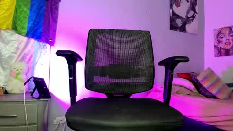 Charlie  online show from November 30, 8:38 pm