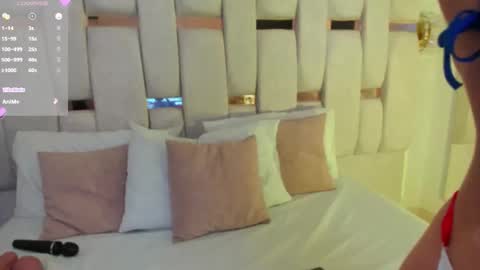 Snapshot of charlotte_line chatting on October 18, 1:15 pm charlotte_line online show from October 18, 1:15 pm