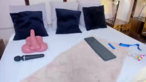 Snapshot of charlotte_line chatting on September 23, 5:41 pm charlotte_line online show from September 23, 5:41 pm