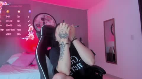 Charlottee online show from June 17, 2:05 am
