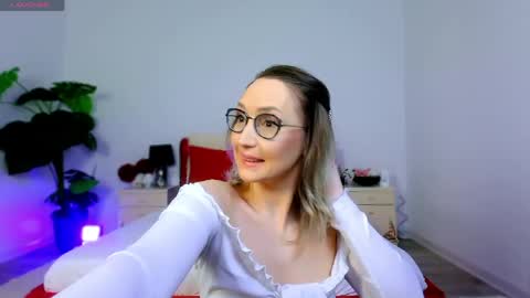  Annye   online show from April 14, 5:38 pm