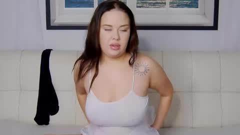 charming_lolla online show from October 8, 5:02 am