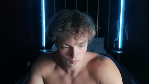 Snapshot of chase_muscular chatting on September 12, 11:01 am Chase online show from September 12, 11:01 am