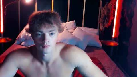 Snapshot of chase_muscular chatting on September 19, 10:30 am Chase online show from September 19, 10:30 am