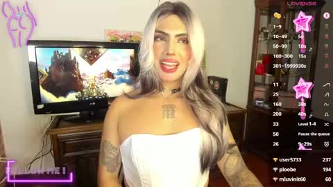 Snapshot of chaturmodels chatting on February 6, 12:43 am Sophie  online show from February 6, 12:43 am