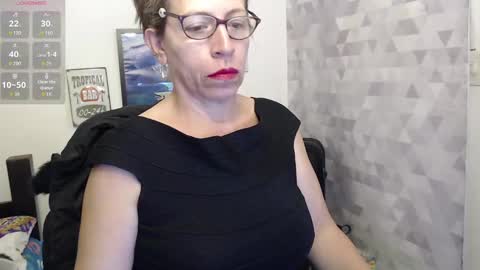 CHAYLA VICTORIA RUIZ  online show from September 8, 8:30 pm