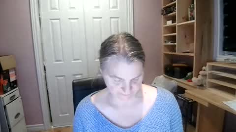 chealsiek online show from December 17, 9:32 pm