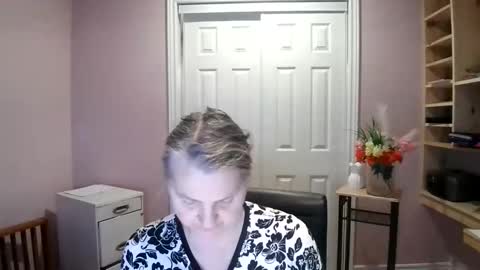 chealsiek online show from March 25, 1:01 am