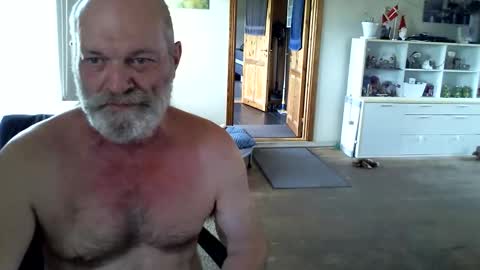 chefben666 online show from April 27, 8:12 am