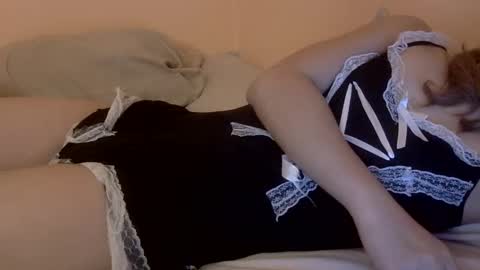 chelly4u69 online show from December 5, 6:23 am