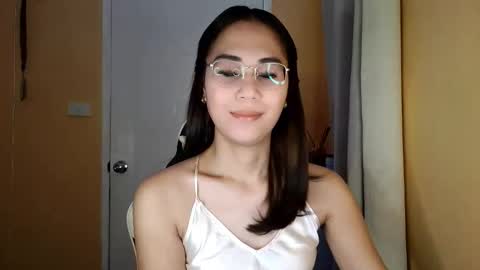 chelly4u69 online show from March 31, 2:01 am