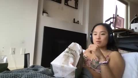 chellybear101 online show from December 24, 6:28 pm