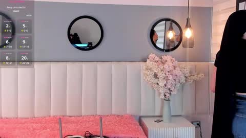 chelsea_bolton_ online show from April 18, 12:40 pm