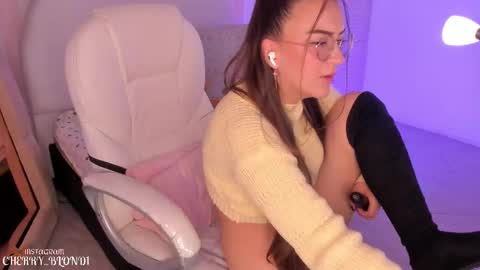 Cherry online show from November 12, 11:40 pm