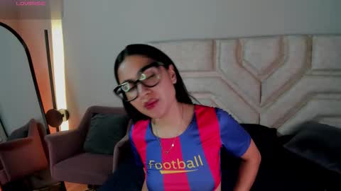 cherry_bunnyx online show from January 7, 3:44 am