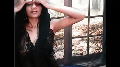 leah online show from March 4, 5:32 am