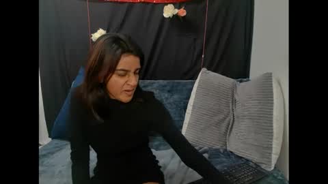 leah online show from September 12, 5:59 pm