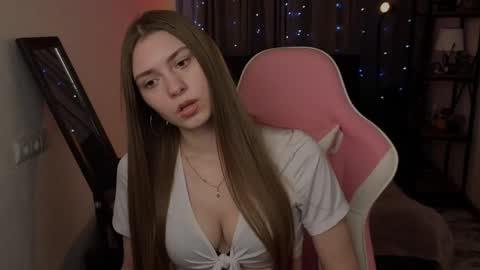 Cheryl online show from February 4, 2:54 pm