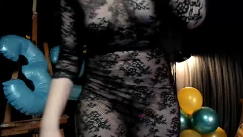 Nina   online show from May 9, 6:25 pm