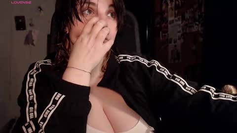 Saya online show from December 21, 9:54 pm