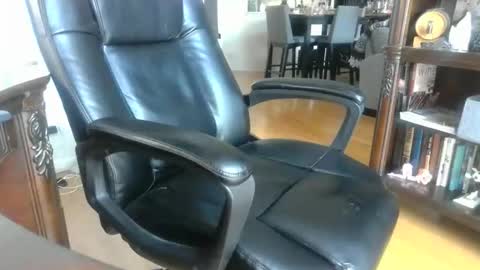 Snapshot of chiphoneman chatting on October 29, 6:09 pm chiphoneman online show from October 29, 6:09 pm