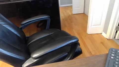 Snapshot of chiphoneman chatting on December 6, 1:02 am chiphoneman online show from December 6, 1:02 am